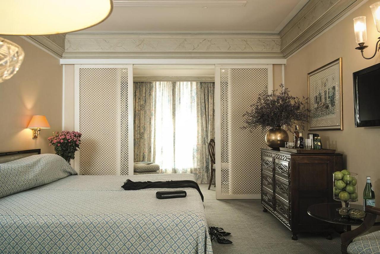 Hotel Al Bustan Beit Mery Bagian luar foto