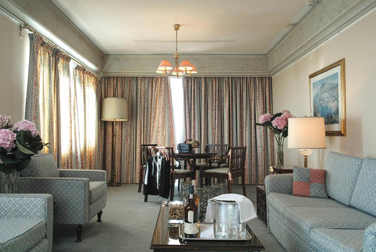 Hotel Al Bustan Beit Mery Bagian luar foto