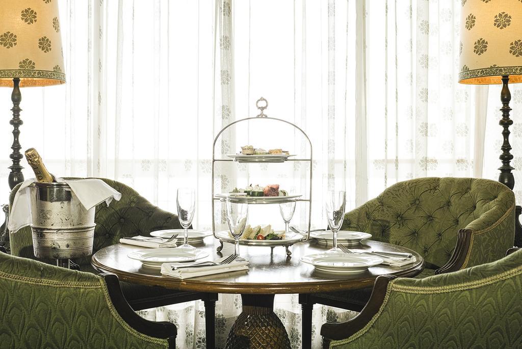 Hotel Al Bustan Beit Mery Bagian luar foto