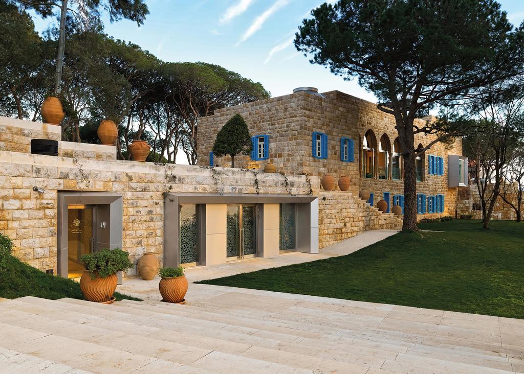 Hotel Al Bustan Beit Mery Bagian luar foto