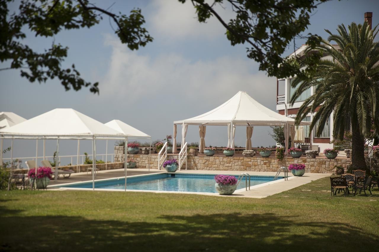 Hotel Al Bustan Beit Mery Bagian luar foto